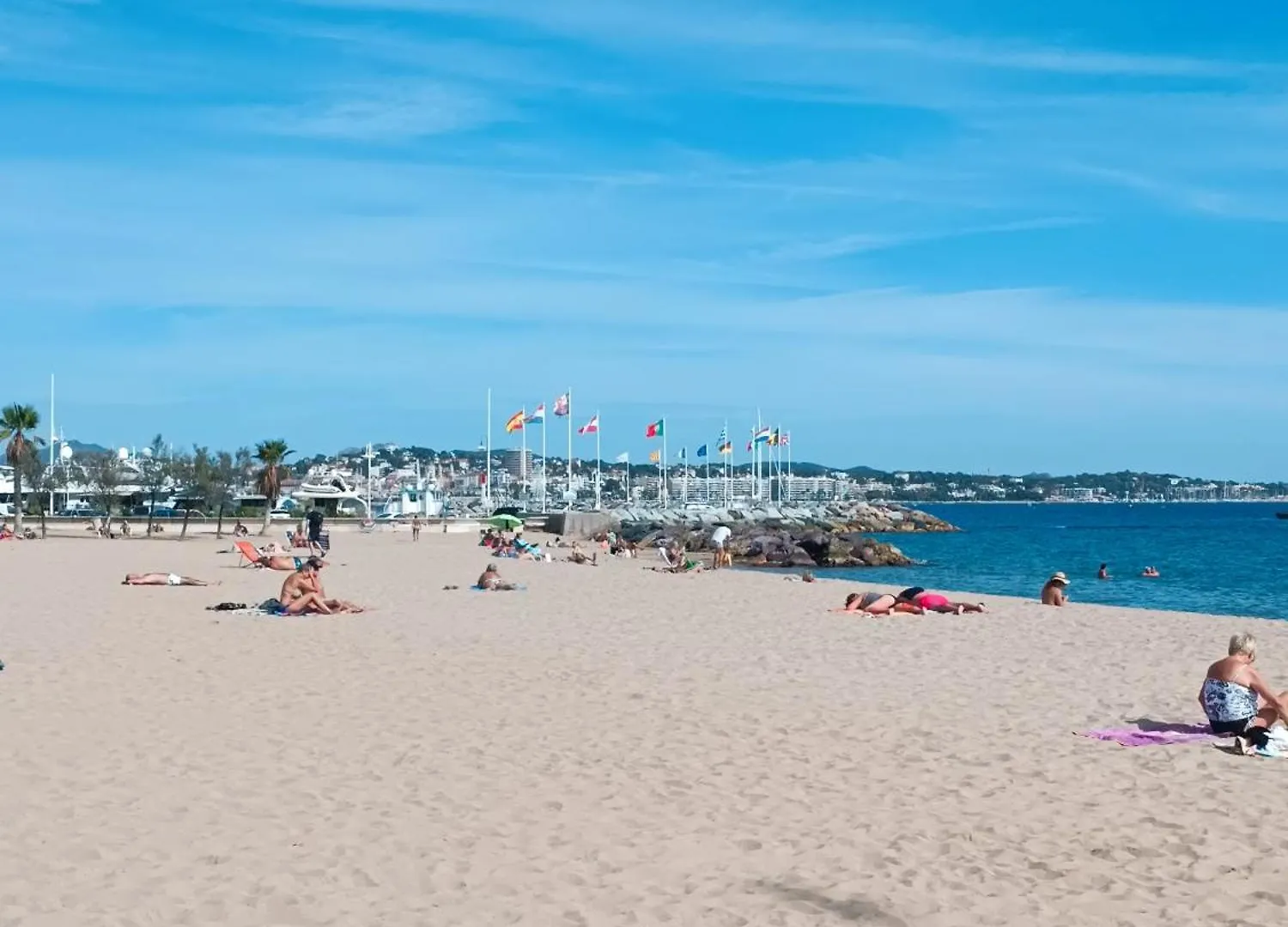 A 2 Pas De La Plage Et De La Base Nature Frejus Apartment