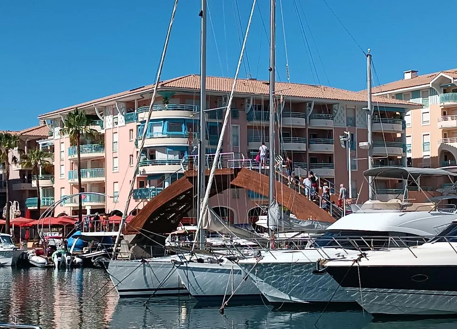 A 2 Pas De La Plage Et De La Base Nature Frejus
